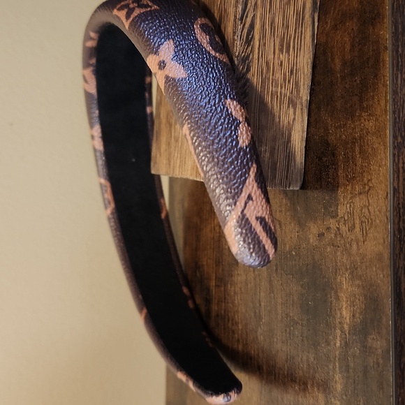 FASHION STYLE HEADBAND, NWOT - Picture 3 of 4